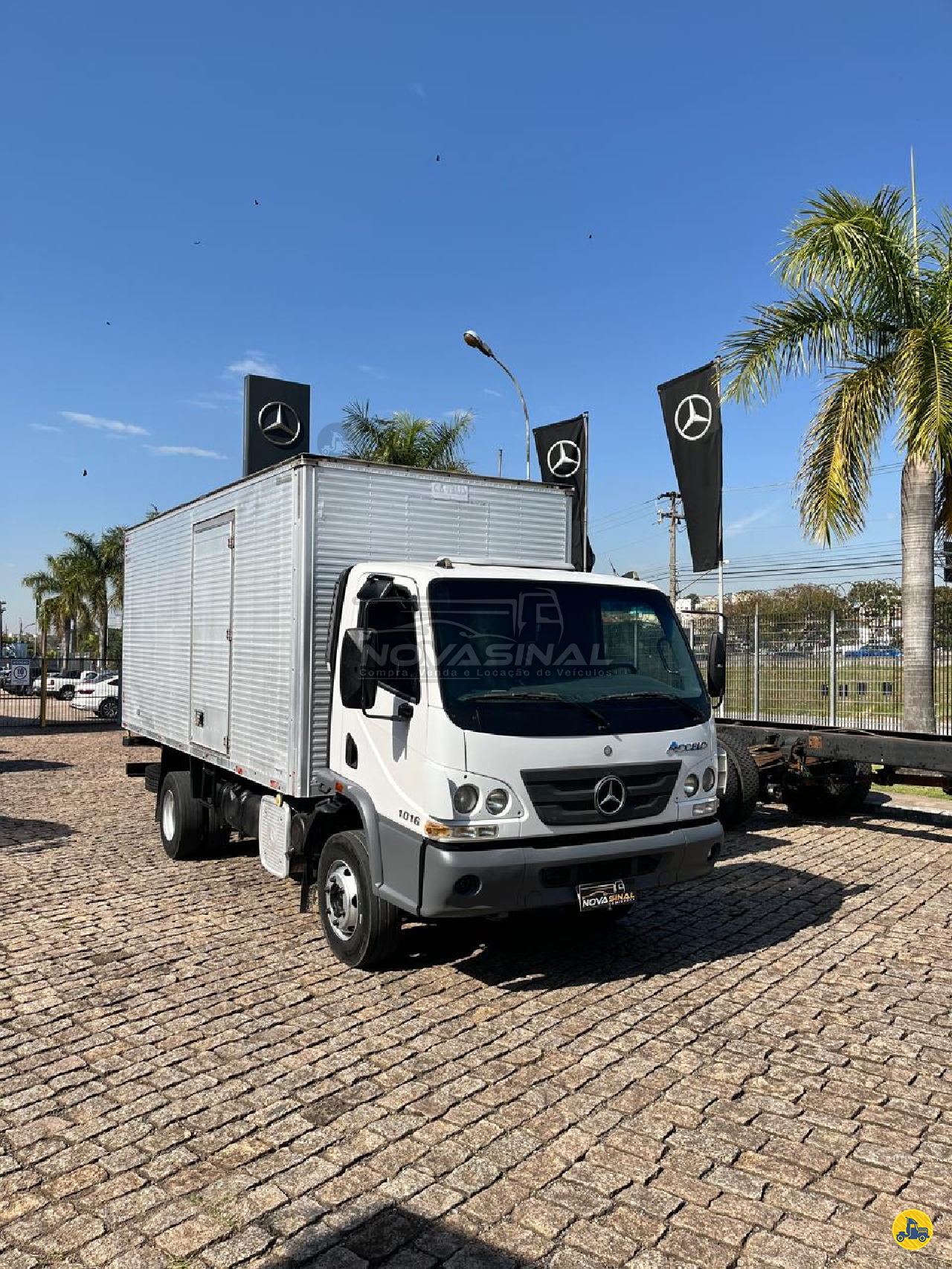 MB 1016 de Nova Sinal Caminhões
